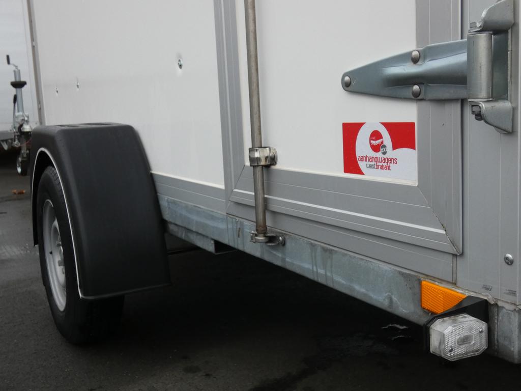 Easyline Gesloten aanhangwagen enkelas 300x150x150cm 1450kg